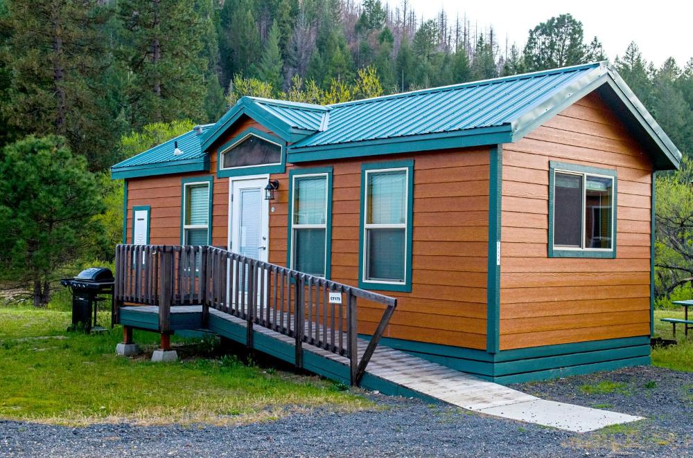 Yosemite Lakes Cabin & Cottages